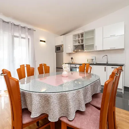 Grbic 1 By Interhome Apartman *