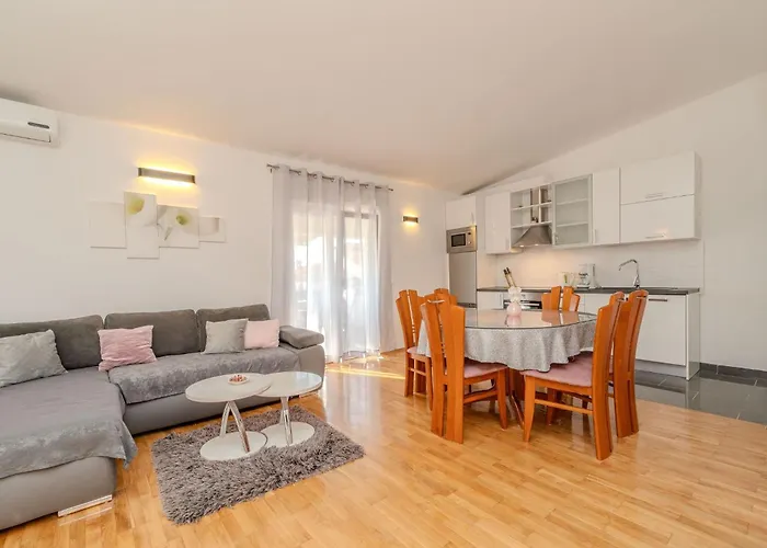 Apartman Grbic 1 By Interhome