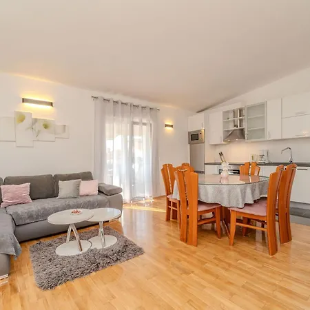 公寓 Grbic 1 By Interhome