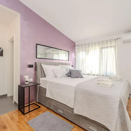 Grbic 1 By Interhome